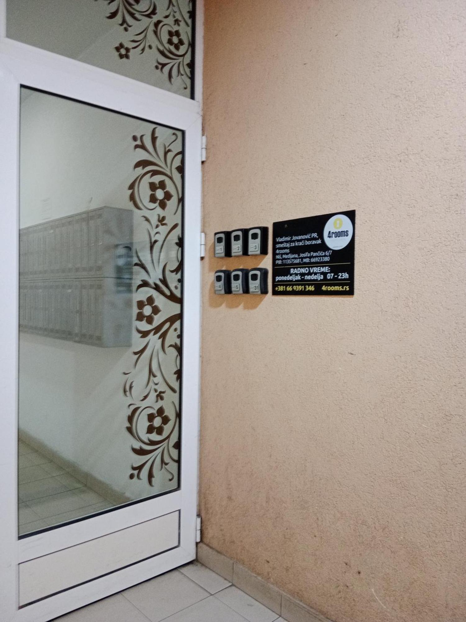 4 Rooms Apartments Ni Eksteriør billede