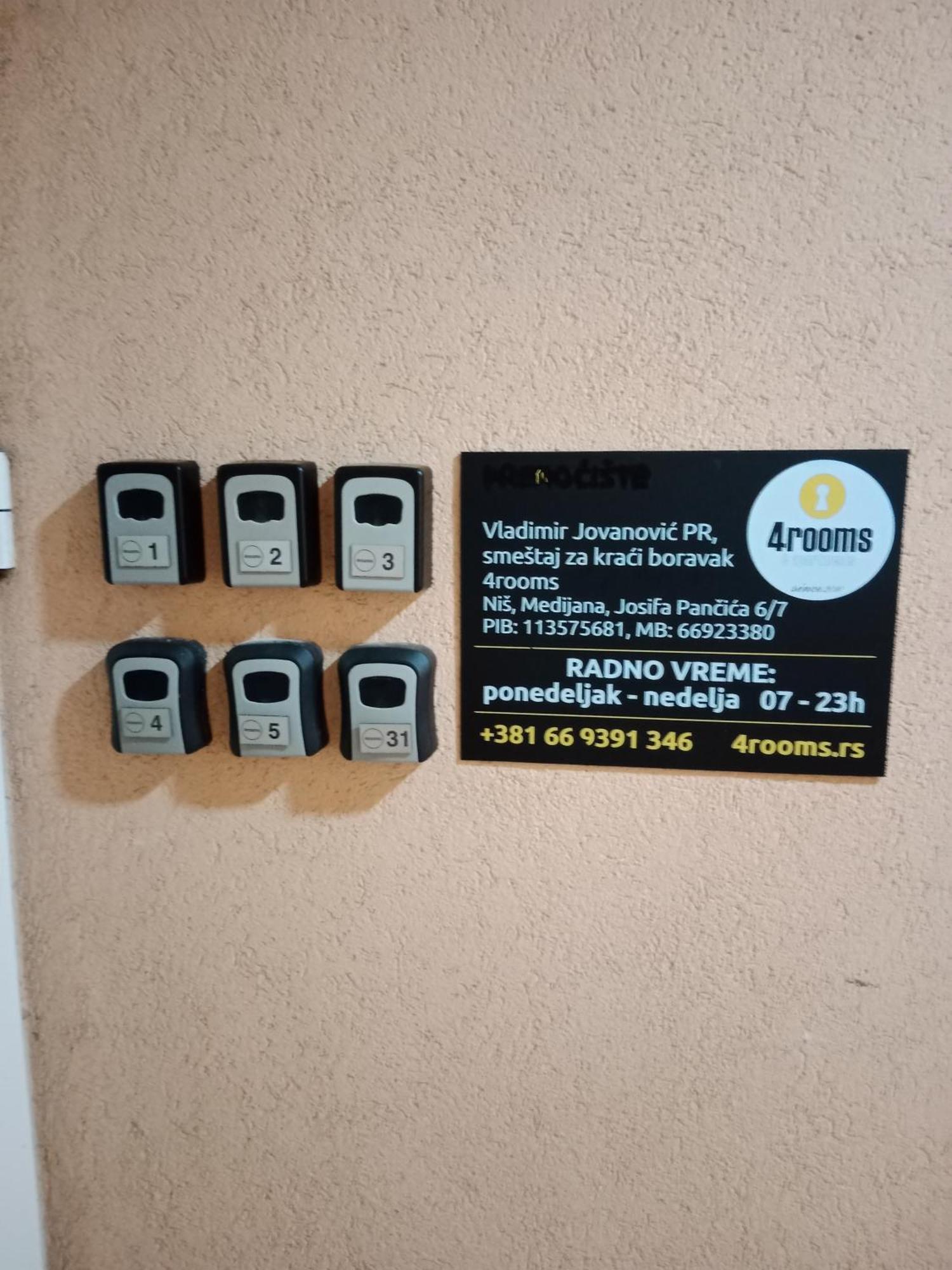 4 Rooms Apartments Ni Eksteriør billede